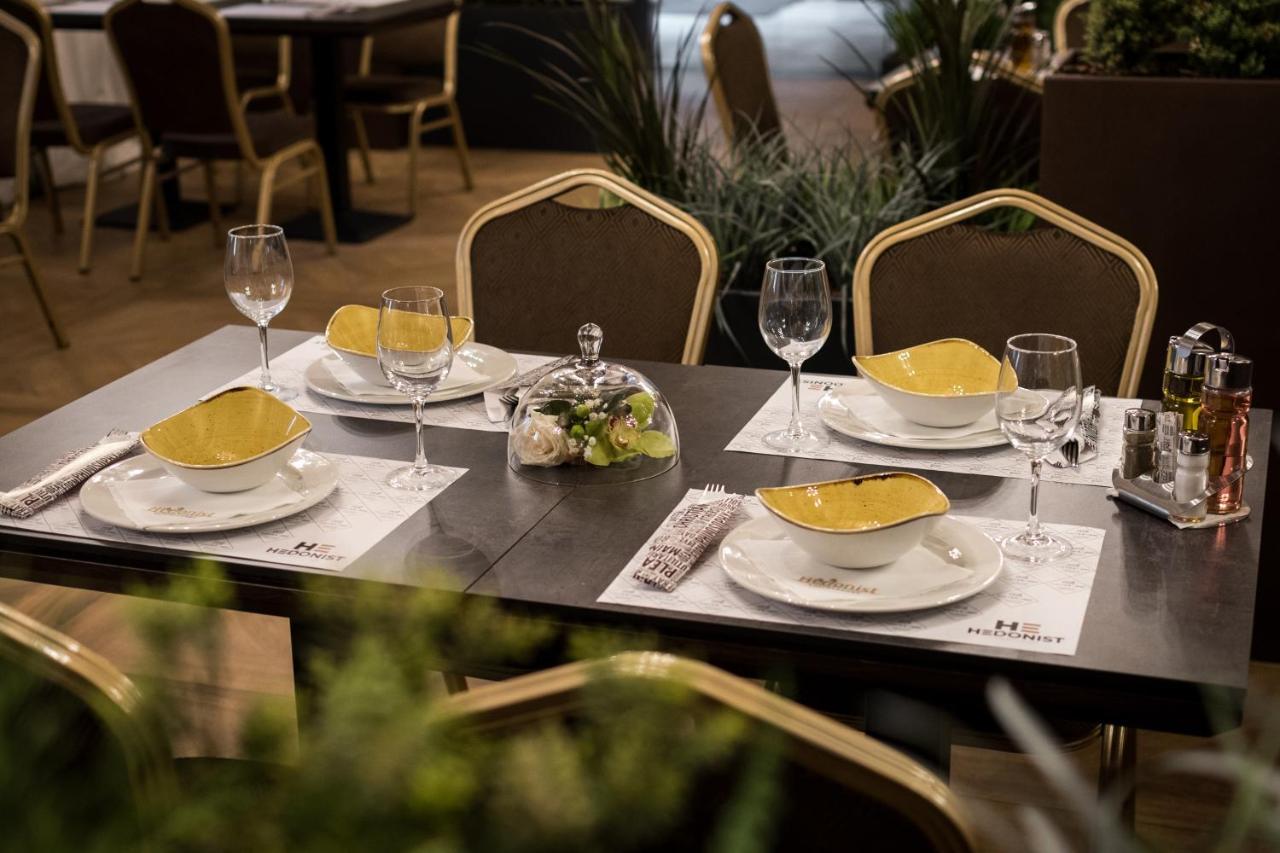 Hotel Grand Hedonist Pancevo Bagian luar foto
