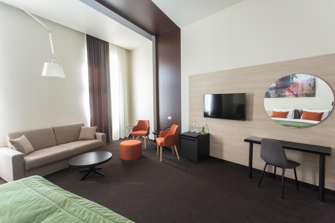 Hotel Grand Hedonist Pancevo Bagian luar foto