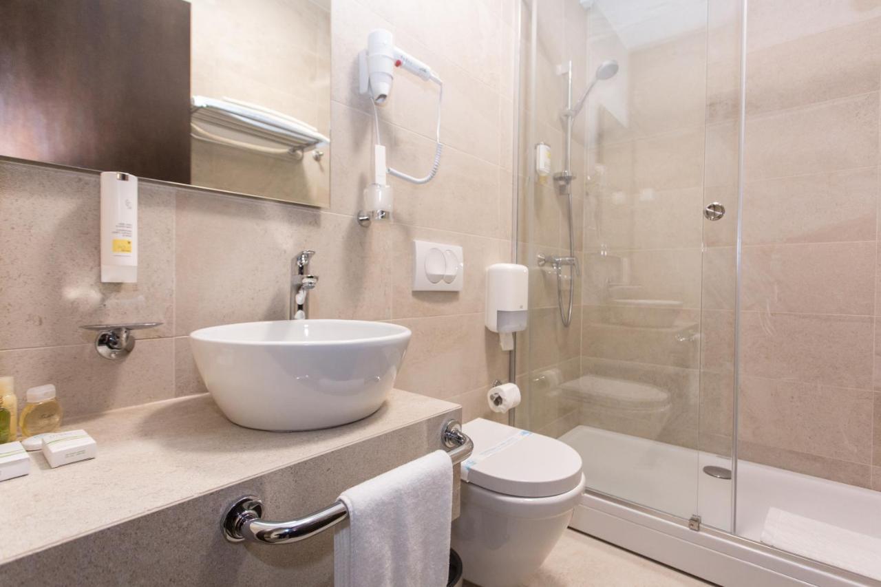 Hotel Grand Hedonist Pancevo Bagian luar foto