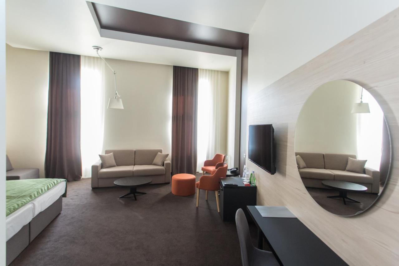 Hotel Grand Hedonist Pancevo Bagian luar foto